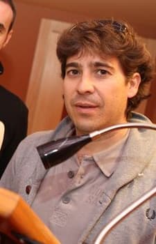 https://cdn.myanimelist.net/images/voiceactors/1/42309.jpg