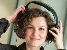 https://cdn.myanimelist.net/images/voiceactors/1/49613.jpg