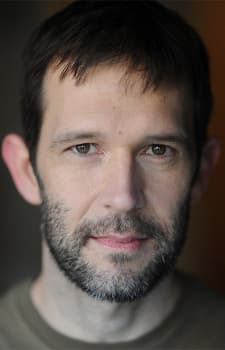 https://cdn.myanimelist.net/images/voiceactors/2/73975.jpg