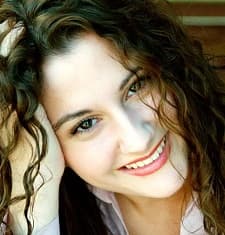 https://cdn.myanimelist.net/images/voiceactors/3/38223.jpg