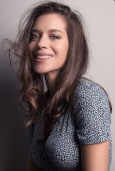 https://cdn.myanimelist.net/images/voiceactors/3/68000.jpg